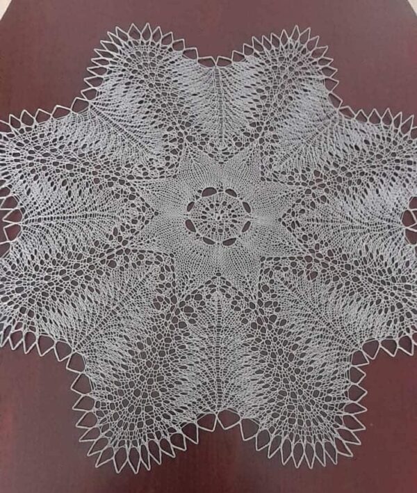 handmade-lithuanian-knitted-table-cloth
