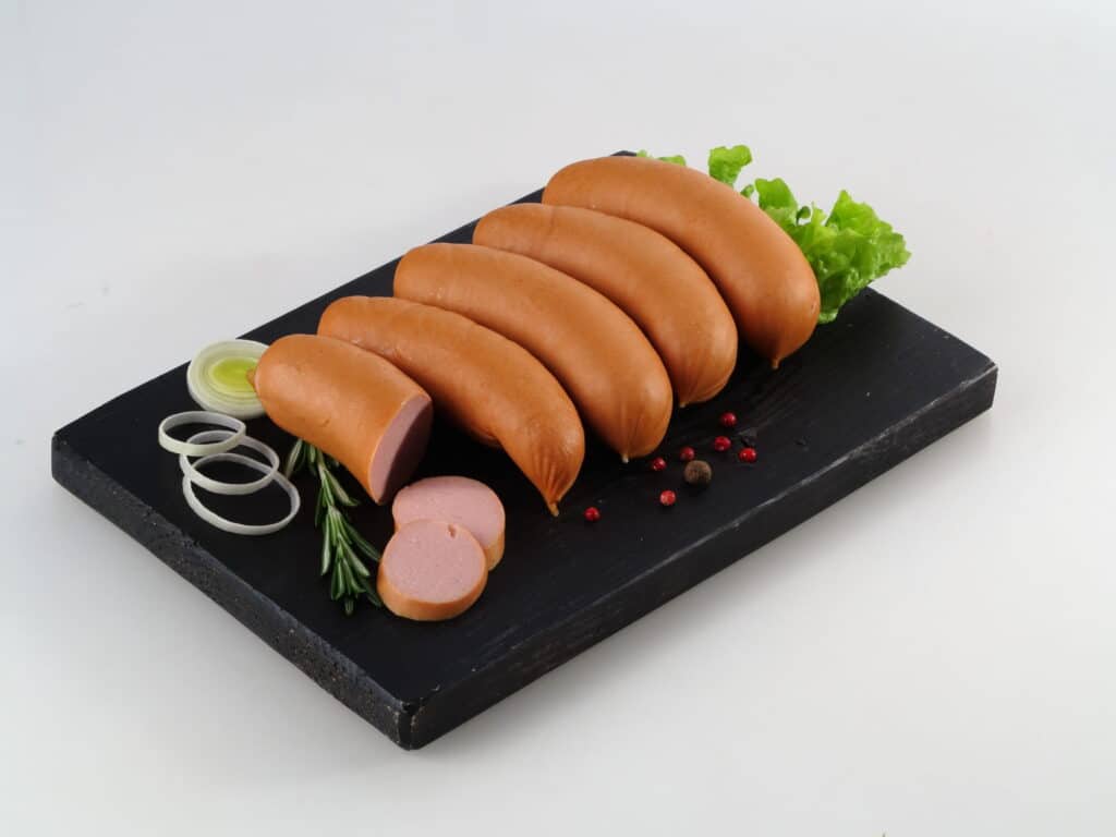 delikatesas--cooked-sausages
